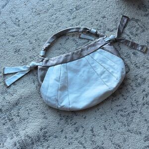 B makowski white and silver